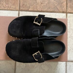 Veronica Beard black suede clogs 8